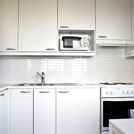 Forenom Serviced Airport Apartment *